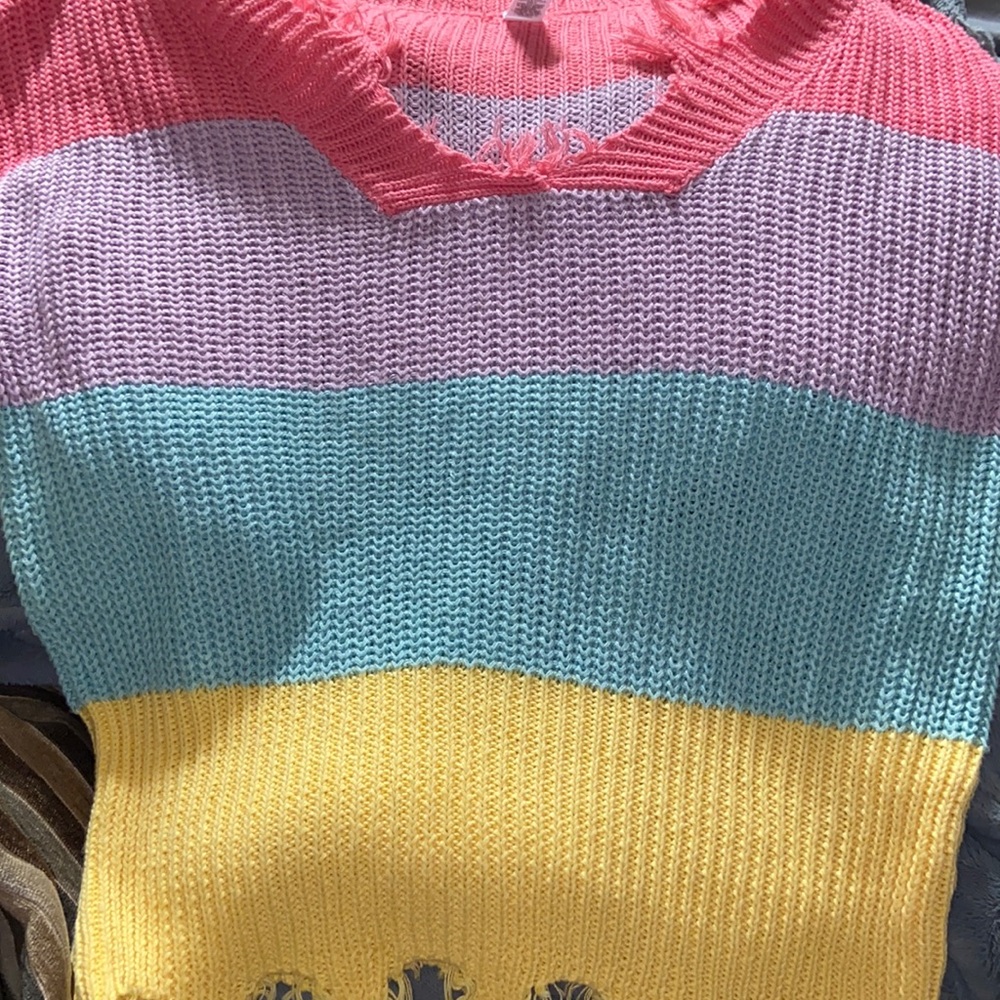 Multi color sweater 💜💞💛